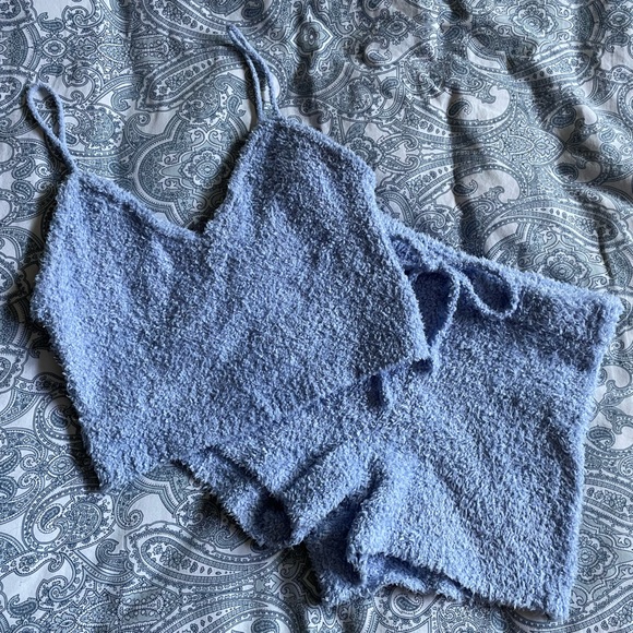 Fuzzy short set - Picture 1 of 5